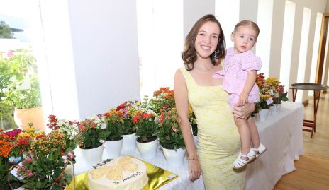  Yolanda Navarro con su hija Victoria Chávez.