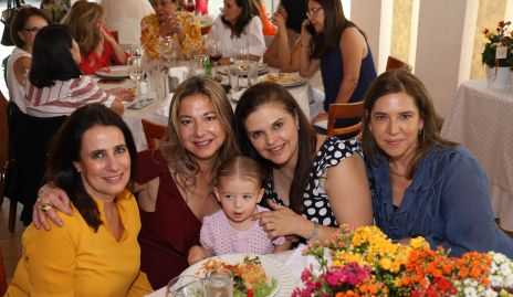  Ana Paula Gutiérrez, Yolanda Puga, Victoria Chávez, Ceci Ponce y Daniela Calderón.