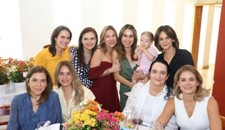  Ana Paula Gutiérrez, Ceci Ponce, Yolanda Puga, Liz Stevens, Victoria Chávez, Vero Malo, Daniela Calderón, Daniela Serment, Ceci Hernández y Marcela Benavente.