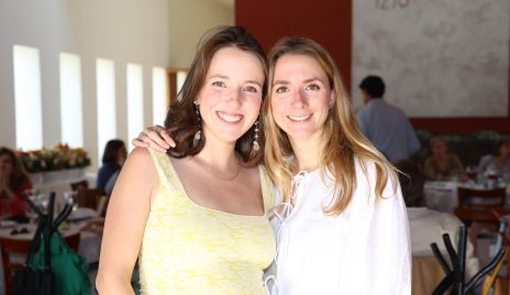  Yolanda Navarro y Faustina Villarreal.