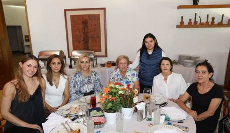  Ale Alessi, Olga Suárez, Aranza Puente, María Elena Bustindui, Marce Puga, Maite Bistindui y Marcela Nava.