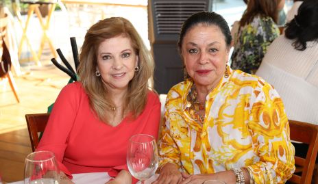  Emma Díaz de León y Mónica Silos.