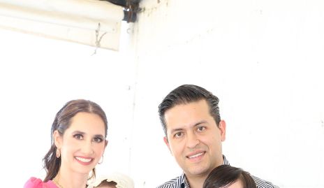  Lili Guerrero, María Julia, Froyland Rodríguez, Leonardo Rodríguez e Isabella Rodríguez.