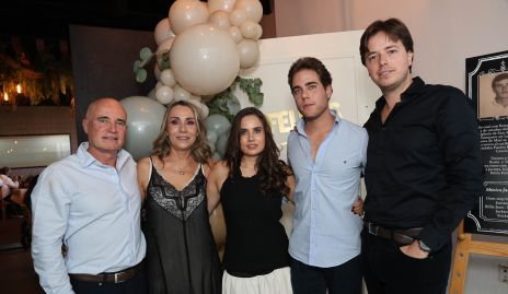  Tomás Alcalde, Roxana Serna, Nuria Alcalde, Tomás Alcalde y Pablo Herrera.