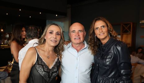  Roxana Serna, Tomás Alcalde y Marcela Gómez.