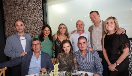  Javier Abud, Chelito Padrón, Roxana Serna, Tomás Alcalde, Federico Alcalde, Silvia Aguilar, Mauricio Alcalde, Sigrid Werge y Eduardo Zendejas.