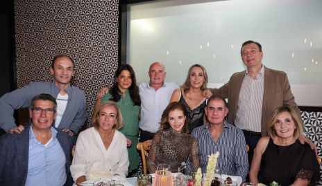  Javier Abud, Chelito Padrón, Roxana Serna, Tomás Alcalde, Federico Alcalde, Silvia Aguilar, Mauricio Alcalde, Karina Ramos, Sigrid Werge y Eduardo Zendejas.