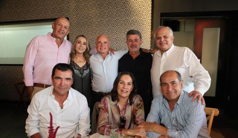 Miguel Abud, Roxana Serna, Tomás Alcalde, Ricardo Navarro, Héctor Dávila, Héctor de la Rosa, Ángeles Gutiérrez y Víctor Ortiz.
