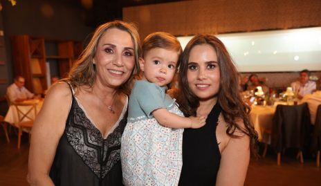  3 generaciones Roxana Serna, Jacinta Herrera y Nuria Alcalde.