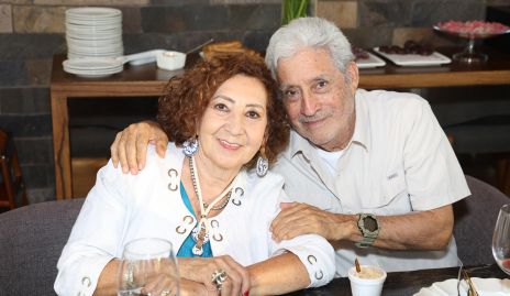  Gabriela Padilla y José Hernández.