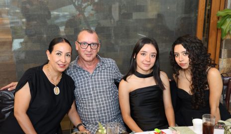  Paty Martínez, Raúl Martín, Inés Martín y Natalia Martín.