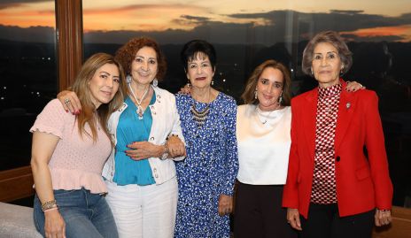  Ana Astrid Navarro, Gabriela Padilla, Ana Luisa, Fernanda Martín y Margarita Cristina.