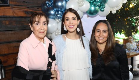  Tere Mier, Mari Tere Torres y Cristina Torres.