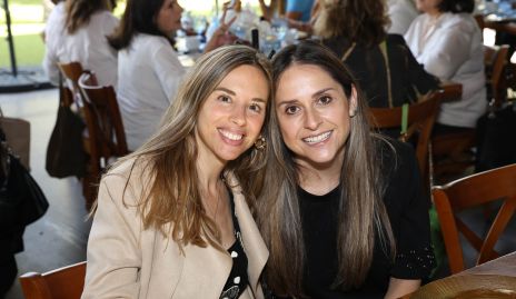  Melisa Compean y Adriana Tovar.