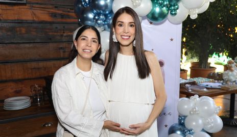  Adriana Estrada y Mari Tere Torres.