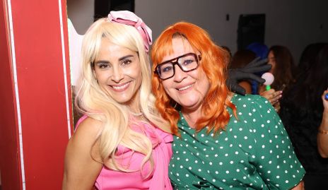  Anilú Enríquez y Deyanira Cázares.