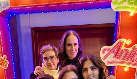  Claudia Hinojosa, Adriana Pedroza, Lorena Torres, Deya Cázares y Claudia Artolózaga.