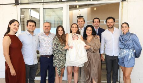  María Enríquez, Diego Medina, Daniel Medina, Sofía Medina Del Valle, Luli Medina, Ricardo Landa, Lourdes Del Valle, Jesús González, Daniel Medina y Daniela de la Huerta con Andrés.
