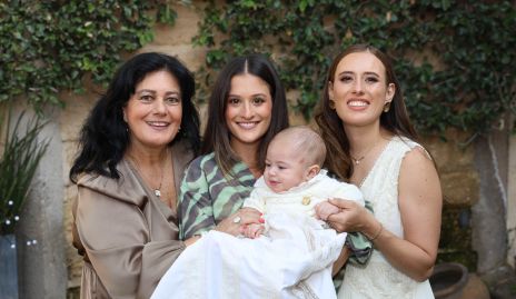  Lourdes Del Valle, Sofía Medina Del Valle, Andrés Landa y Luli Medina.