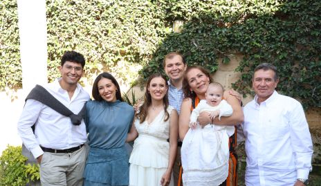  Ángel Villalobos, Camila Landa, Luli Medina, Ricardo Landa, Josefina Carlini, Andrés Landa y Rafael Landa.
