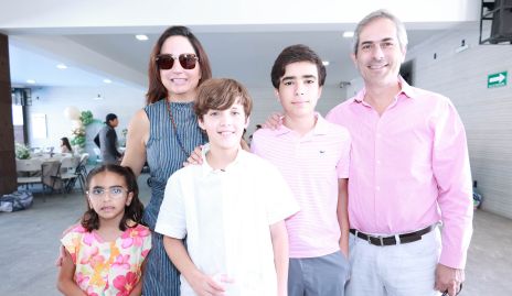  Sara Bretzfelder, Cynthia Alcalde, Humberto Pérez, Alejandro Bretzfelder y Alejandro Bretzfelder.