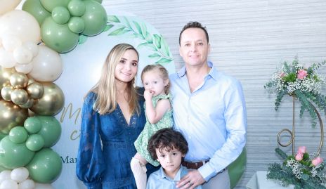  Paulina Tello, Ana Victoria Paredes, Manolo Paredes y José Manuel Paredes.