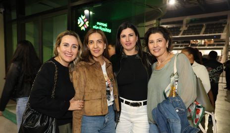  Patricia Macilla, Ana Madrigal, Cecilia Rangel y Paty.