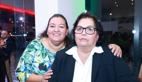  Araceli Padilla y Rosario Hernández.