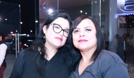  Janette Meave y Nayeli Muñoz.