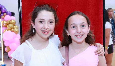  Carolina Navarro y Andrea Puga.