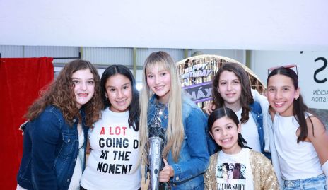  Sofía Morales, Vale Rivero, Máxima de Alba y Sofía Obregón, Fer San Vicente y Xaviera Pérez.