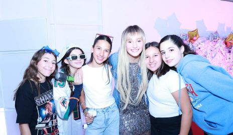  Máxima de Alba y sus amigas.