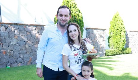  Eduardo Zepeda, Mariana Candia y Ximena Alvarado.