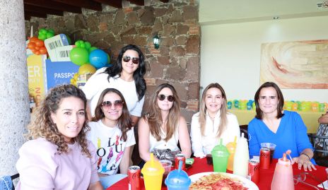  Lupita Escobar, Berenice Castillero, Gris Casas, Mariana Velzco, Cinthya Cruz, y Luz Ma González.