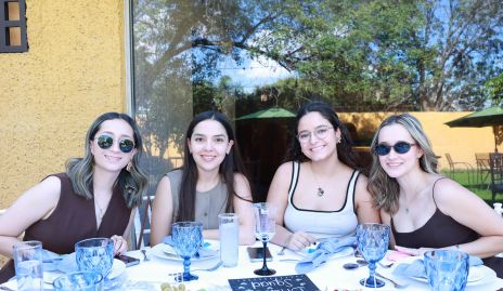 Marlene Aguilar, Lorena Mejía, Natalia Arocha y Estrella Aguilar.