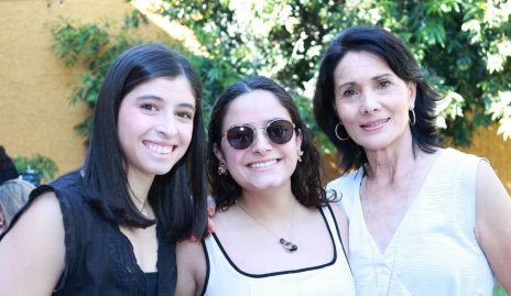  María Villasuzo, Natalia Arocha y Vicky Fernández.