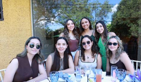  Mónica Flores, Karina de la Garza, Andrea Izar, Marlene Aguilar, Lorena Mejía, Natalia Arocha y Estrella Aguilar.