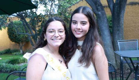  Natalia Arocha y Loreta Galván.