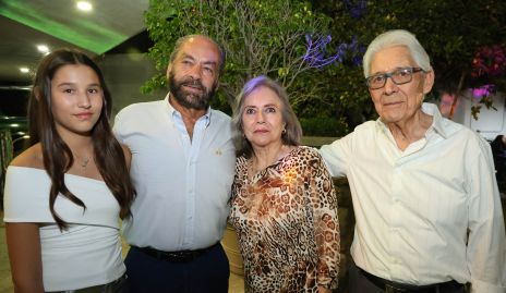  Alexia Zapata, Oscar Torres, Silvia Montoya y Sergio Zapata.