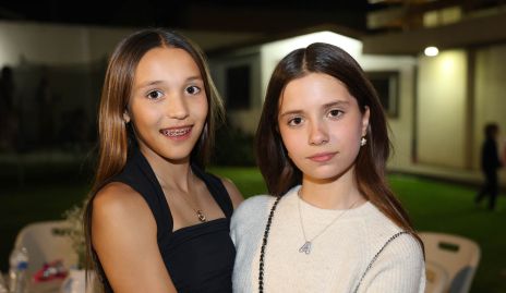  Sofia y Alexa Romero.
