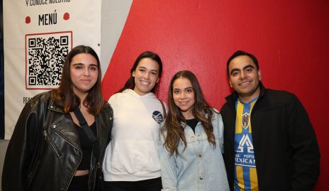  Mariana Espinoza, María Paula, Samantha y Brian Pizaño.