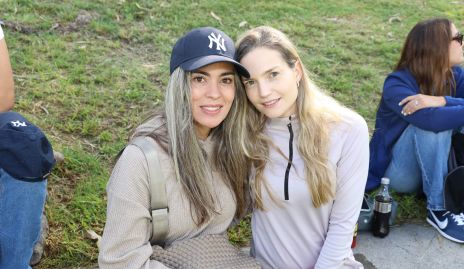  Elizabeth Berrones y Miriam Huber.