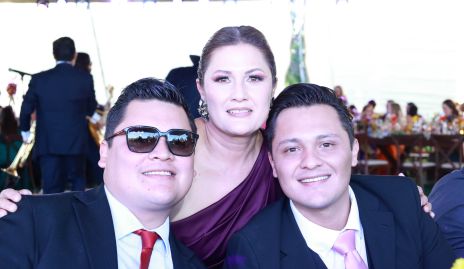  Miguel Bernal, Marisela Hernández y Max Bernal.