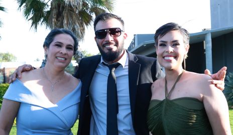 Natalia Gómez, Gregorio Castillo y Nora Gómez.