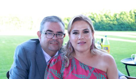  Juan Carlos Pérez y Elizabeth Ramírez.