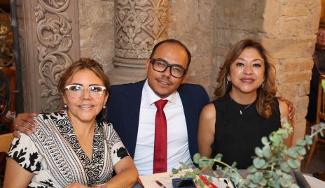  Ángela Navarro, Francisco Guzmán y Gladira.