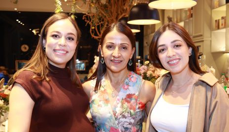  Fernanda Torres, Elizabeth Hernández y Eugenia Torres.
