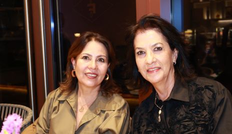  Lupita López y Tere Torres.