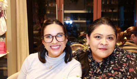  Geraldine Alarcón y Adriana Lozano.