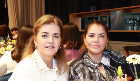  Adriana Carrera y Amira Baltazar.